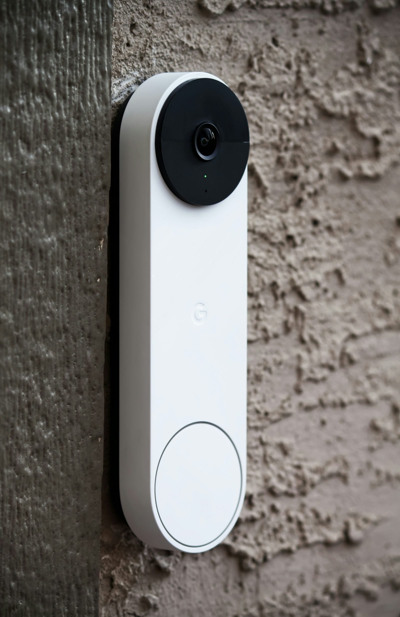 Sonnette vidéo sur un mur extérieur